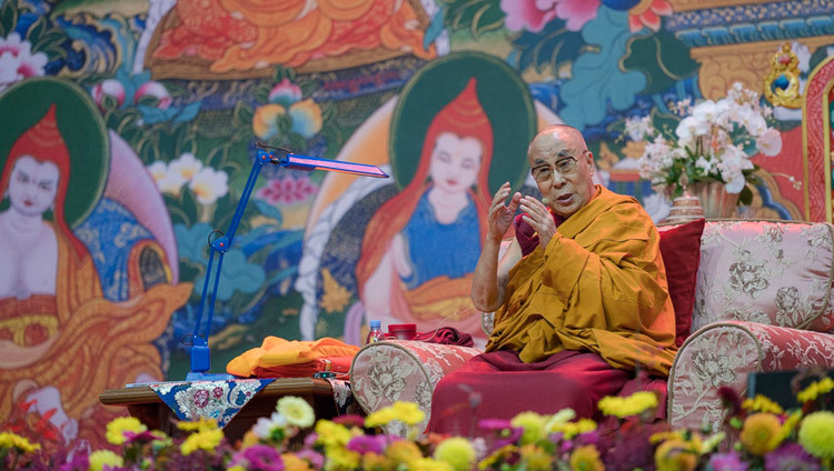 Его Святейшество Далай-лама дарует учения в Риге. Фото: Тензин Чойджор (офис ЕСДЛ)