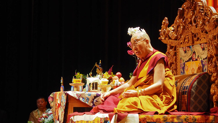 Его Святейшество Далай-лама дарует наставления тибетцам из местного тибетского сообщества. Миннеаполис, штат Миннесота, США. 24 июня 2017 г. Фото: Джереми Рассел (офис ЕСДЛ)