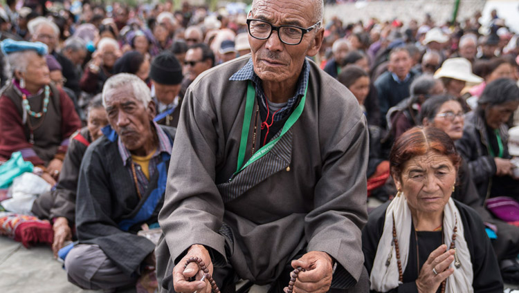 Верующие во время заключительного дня учений Его Святейшества Далай-ламы в монастыре Дискет. Фото: Тензин Чойджор (офис ЕСДЛ)