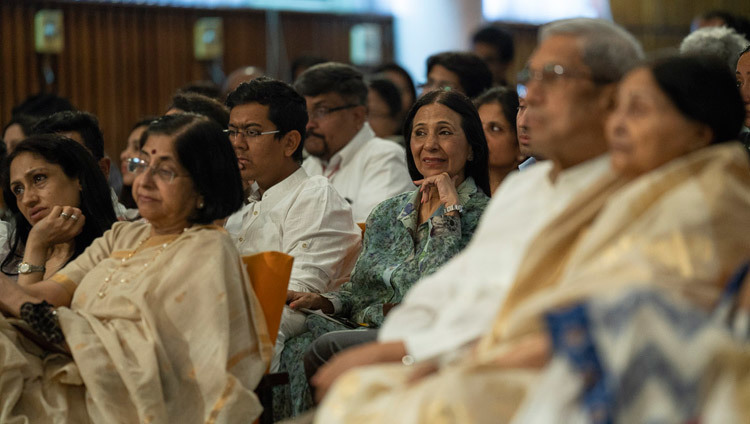 Некоторые из более чем 1500 слушателей во время публичной лекции Его Святейшества Далай-ламы в Индийском институте технологий. Фото: Тензин Чойджор.