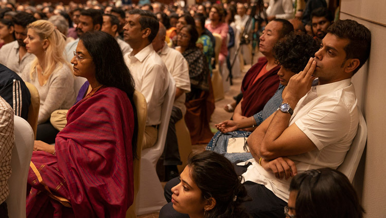 Некоторые из более чем 1000 слушателей во время публичной лекции Его Святейшества Далай-ламы. Фото: Тензин Чойджор.