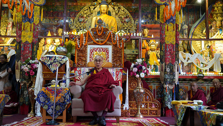 Его Святейшество Далай-лама выступает с обращением во время церемонии приветствия в монастыре Он Нгари. Манали, штат Химачал-Прадеш, Индия. 10 августа 2019 г. Фото: Лобсанг Церинг.