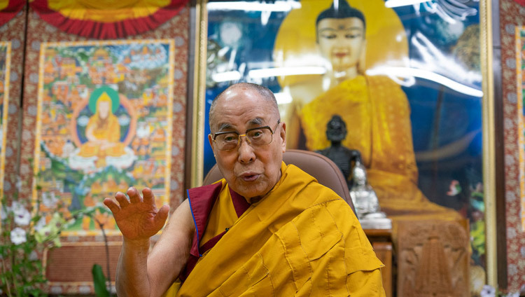 Его Святейшество Далай-лама дарует онлайн-учения по «Драгоценному ожерелью» Нагарджуны. Фото: дост. Тензин Джампхел.