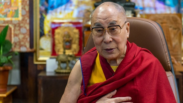 Его Святейшество Далай-лама читает лекцию на тему «Сострадание как ответ на проблемы современного мира». Дхарамсала, штат Химачал-Прадеш, Индия. 29 июля 2020 г. Фото: дост. Тензин Джампхел.