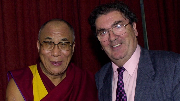 Его Святейшество Далай-лама и Джон Хьюм в Северной Ирландии. 19 октября 2000 г. Фото: PA.