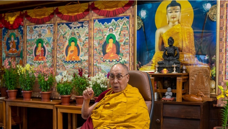 Его Святейшество Далай-лама во время учений, организованных по просьбе ламы Сопы Ринпоче. Дхарамсала, штат Химачал-Прадеш, Индия. 8 февраля 2021 г. Фото: дост. Тензин Джампхел.