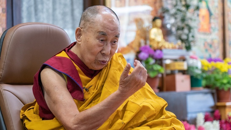 Его Святейшество Далай-лама дарует буддистам Монголии онлайн-учения по сочинению Чже Цонкапы «Три основы пути». Дхарамсала, штат Химачал-Прадеш, Индия. 13 марта 2021 г. Фото: дост. Тензин Джампхел.