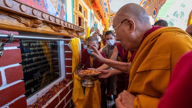 Его Святейшество Далай-лама открывает образовательный центр в монастыре «Туптен Линг» в Дискит Цале. Ле, Ладак, Индия. 23 августа 2022 г. Фото: Тензин Чойджор (офис ЕСДЛ).