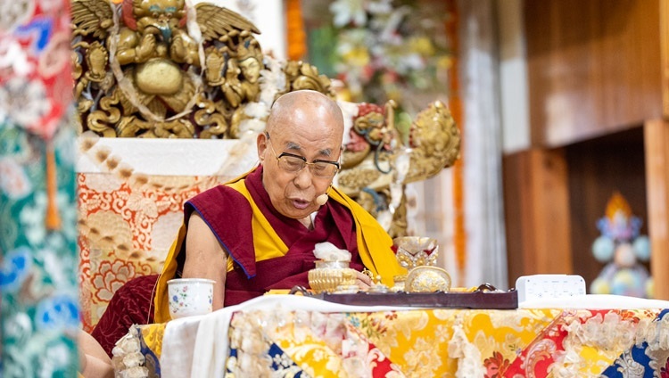 Его Святейшество Далай-лама дарует посвящение Чакрасамвары. Дхарамсала, штат Химачал-Прадеш, Индия. 9 марта 2023 г. Фото: Тензин Чойджор (офис ЕСДЛ).
