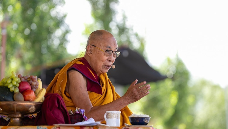 Его Святейшество Далай-лама во время встречи с членами тибетского сообщества Ладака. Ле, Ладак, Индия. 26 июля 2023 г. Фото: Тензин Чойджор (офис ЕСДЛ).