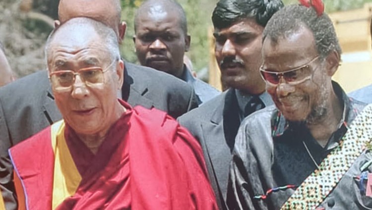 Во время визита в ЮАР Его Святейшество Далай-лама встречается с принцем Мангосуту Бутелези. Архивное фото.