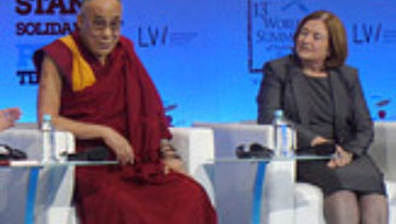 В Варшаве Далай-лама принял участие в тринадцатой встрече лауреатов Нобелевской премии мира