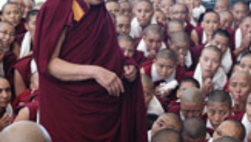 Его Святейшество Далай-лама обратился к монахиням по случаю завершения зимних межмонастырских диспутов