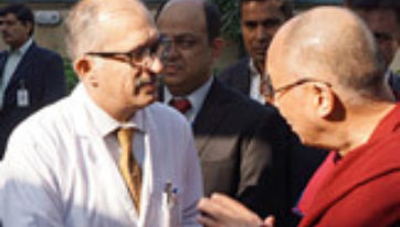 Его Святейшество Далай-лама решил провести начало зимы в Дели