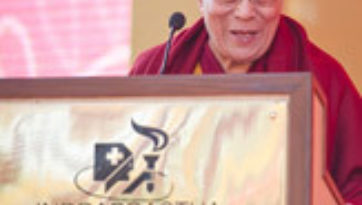 Далай-лама провел беседу о мудрости сострадания на праздновании юбилея программы трансплантации печени