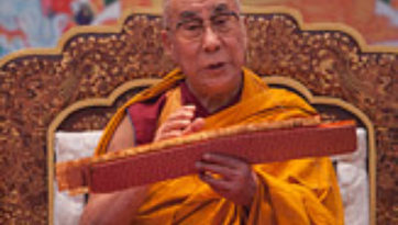 Его Святейшество Далай-лама покинул Токио и направился в Канадзаву