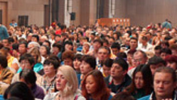 В завершение учений для российских буддистов Далай-лама даровал посвящение Будды Акшобхьи