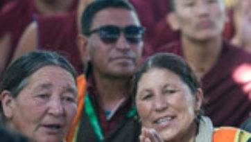 Четвертый день учений Далай-ламы по ламриму в монастыре Сера Чже