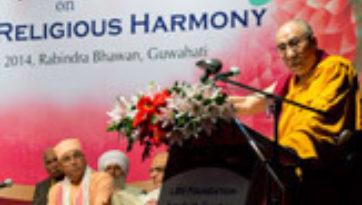 В Гувахати Далай-лама принял участие в межконфессиональной встрече по вопросам мира и религиозной гармонии