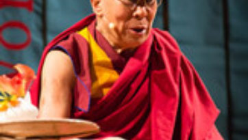 В Сан-Франциско Далай-лама прочел публичную лекцию по просьбе Американо-гималайского фонда