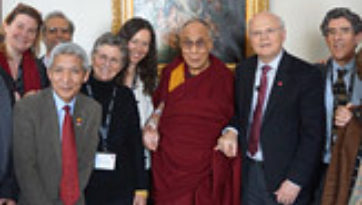 В Рочестере Далай-лама принял участие в беседе по теме «Нравственность, образование и развитие человеческого потенциала»