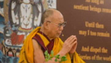 Далай-лама даровал посвящение, связанное с Буддой Шакьямуни