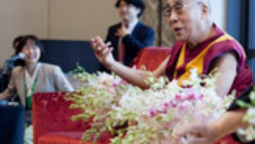 Далай-лама встретился с последователями синтоизма