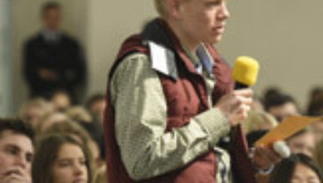 Далай-лама встретился с тибетцами и побеседовал о светской этике с представителями старшего и юного поколений