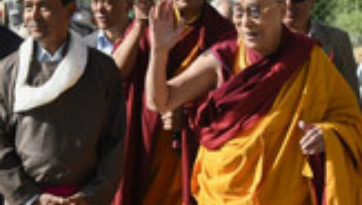 Далай-лама завершил учения по сочинениям «Драгоценная гирлянда» и «Послание другу»