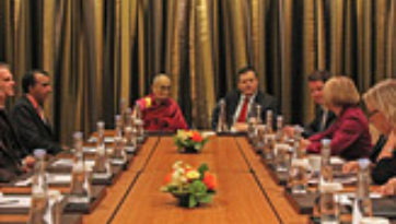 В Ванкувере Далай-лама встретился с членами канадского парламента