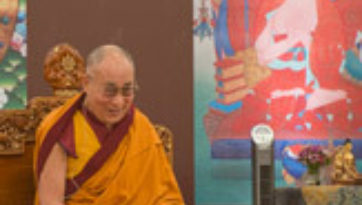 Далай-лама встретился в Дели со школьниками и начал учения по произведению Нагарджуны «Коренные строфы о срединности»