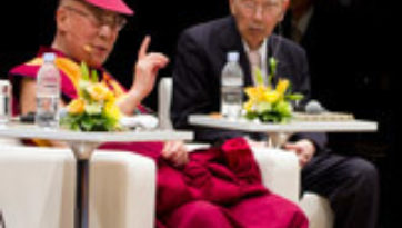 Далай-лама принял участие в форуме, посвященном сохранению окружающей среды для будущих поколений