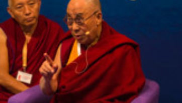 Далай-лама принял участие в диалоге «Взращивать мудрость, изменять людей»