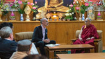 Первый день симпозиума «Изобилие без привязанности» в Дхарамсале