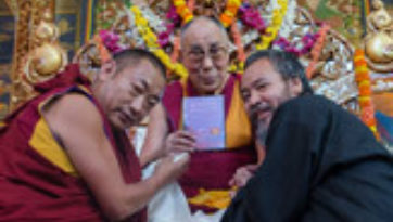 В Сера Лачи провели молебен о долголетии Далай-ламы