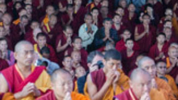 Заключительный день учений по 18 коренным текстам и комментариям традиции Ламрим в монастыре Ташилунпо