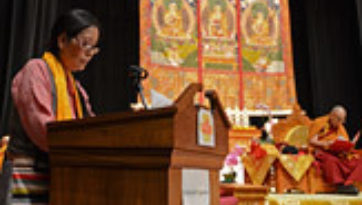 Далай-лама даровал учения по поэме «Восемь строф о преобразовании ума» и принял участие в экспертном обсуждении в Мэдисоне