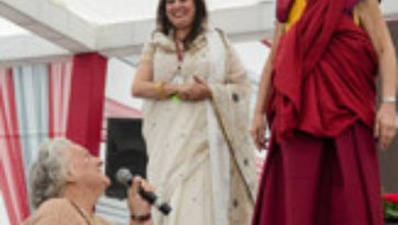 В Нью-Дели Далай-лама посетил школу «Спрингсдейлз» и Индийский технологический институт