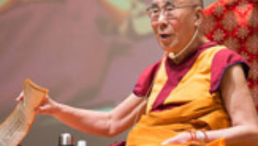 В Осаке прошел второй день учений Далай-ламы по поэме Шантидевы «Путь бодхисаттвы»