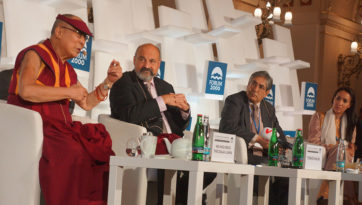 Далай-лама принял участие в конференции «Форума 2000» в Праге