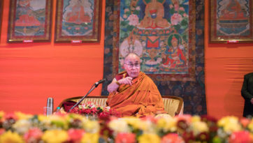 В Дели Далай-лама прочел публичную лекцию и принял участие в торжественном открытии кампании «Сто миллионов для ста миллионов»