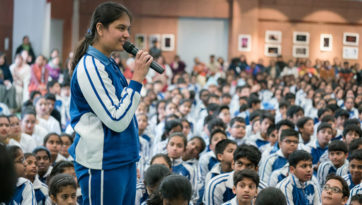 Далай-лама встретился с представительницами Федерации индийских торговых палат и промышленности и посетил Международную школу Матери