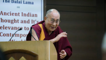 Далай-лама прочел публичную лекцию о древнем индийском наследии по просьбе Международного фонда Вивекананды