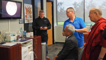 Далай-лама стал гостем компании «Слуховые технологии Старки»