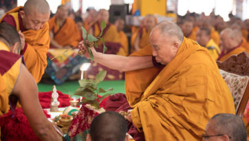 В Бодхгае Далай-лама даровал подготовительное посвящение Ямантаки 13-ти божеств