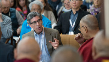 В Дхарамсале началась 33-я встреча Далай-ламы с учеными в рамках конференции института «Ум и жизнь» по теме «Новый взгляд на процветание человечества»