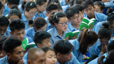 Далай-лама завершил учения для тибетских школьников и студентов