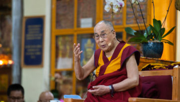 Заключительный день учений Далай-ламы для буддистов из Восточной и Юго-Восточной Азии