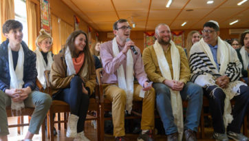 В Дхарамсале Далай-лама встретился со студентами из США и Израиля