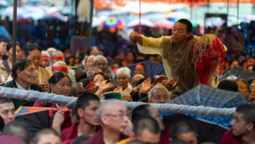 Далай-лама даровал посвящение Махакаруники Локешвары – Великого Cострадательного Владыки Мира